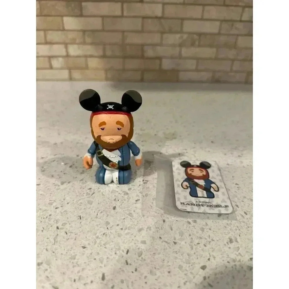 DISNEY Vinylmation - PARK Series 3 - PIRATES AUCTIONEER - Artist: Randy Noble